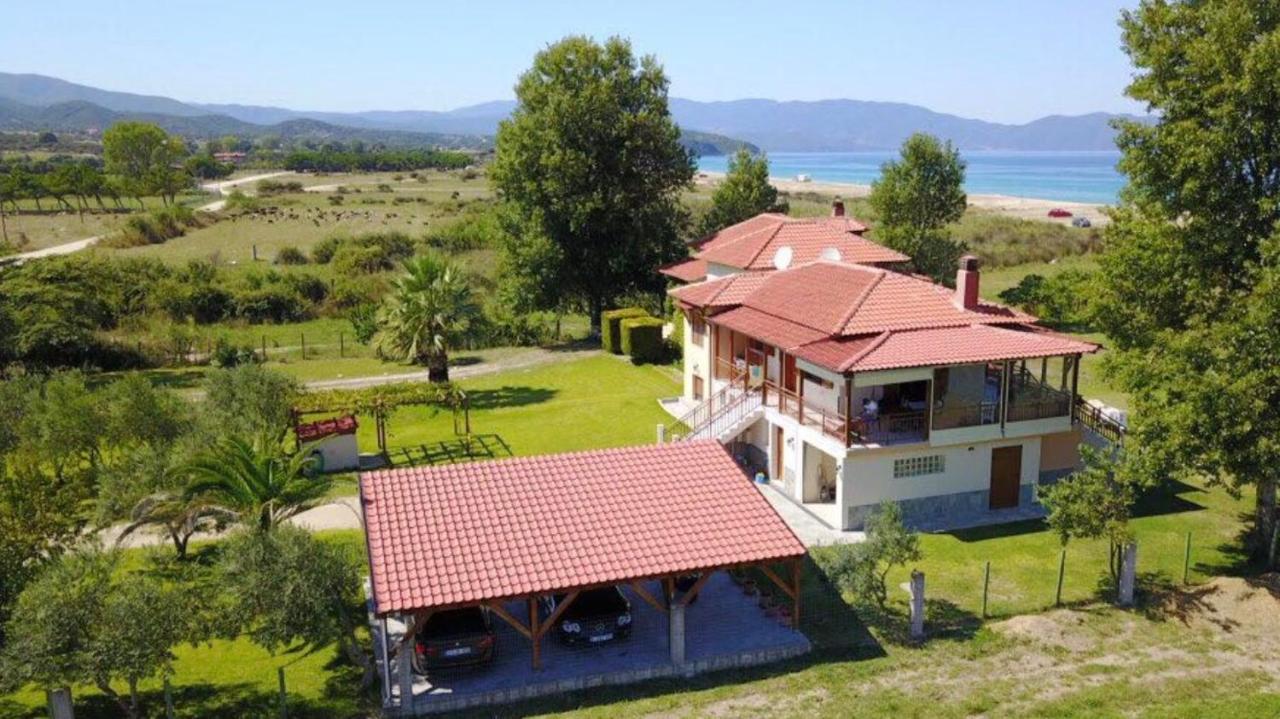 Villa Ilyos イエリソス エクステリア 写真